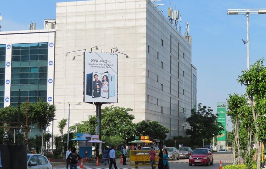 Tripole - Cyber Hub Entrance RK Square - 13 W x 20 H Ft Tripole - Cyber Hub Entrance RK Square - 13 W x 20 H Ft