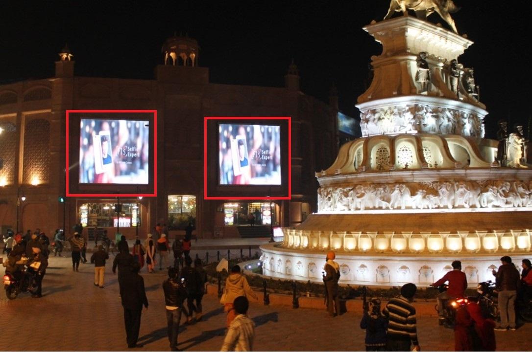 Golden Temple facing Fawara Chowk Golden Temple facing Fawara Chowk