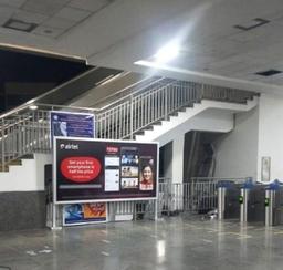 Concourse - at the staircase